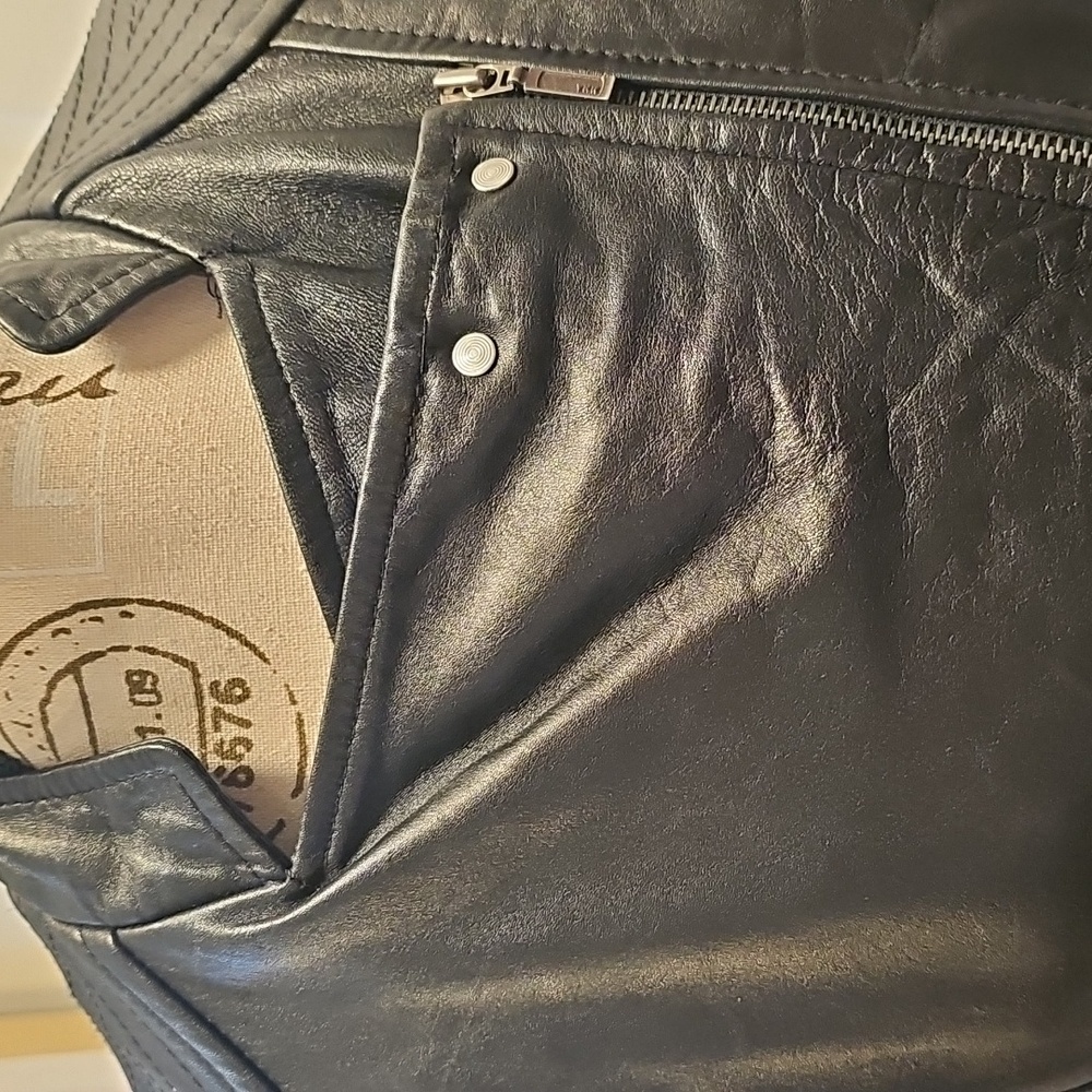 "Real Leather" Cropped, Lined Moto Leather Jacket, Women's Size L - Picture 4 of 16